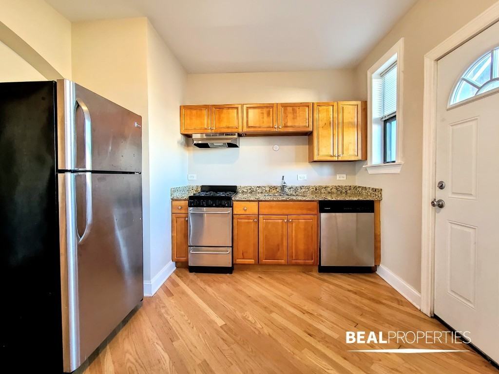 896 Green Bay Rd #6 - Photo 5 of 12