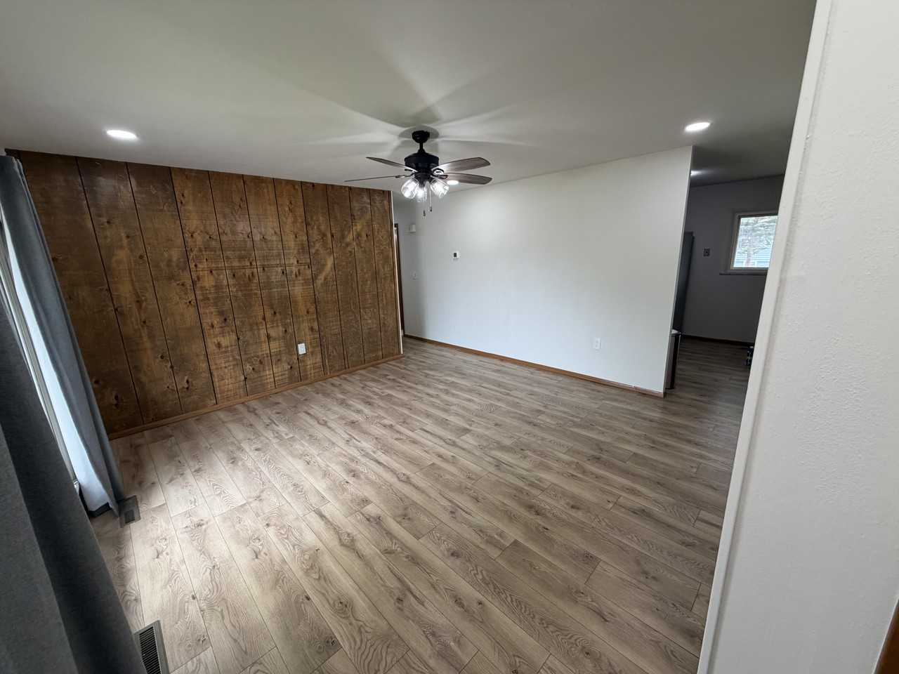 1818 Grandview Dr #NA - Photo 2 of 19