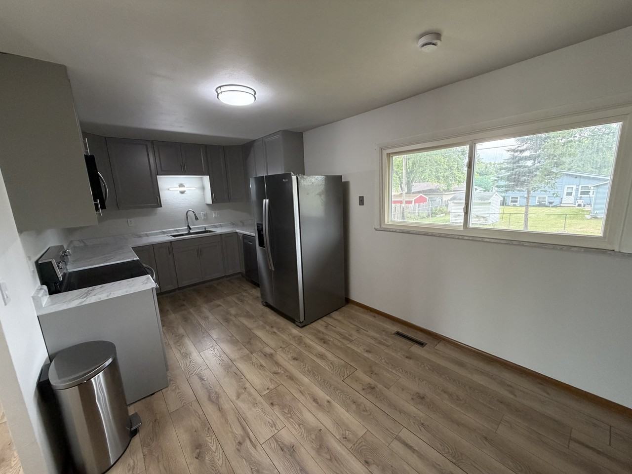 1818 Grandview Dr #NA - Photo 4 of 19