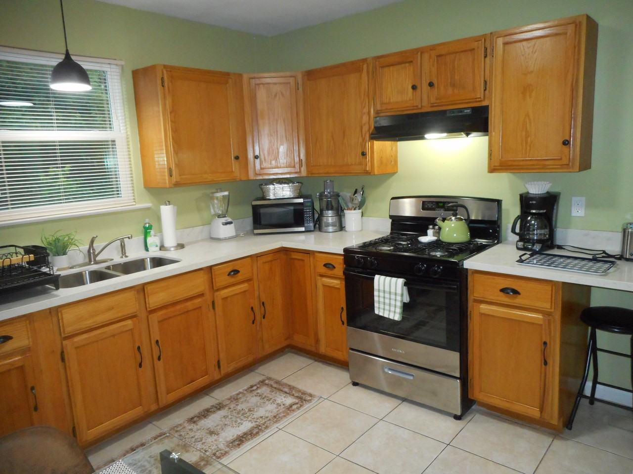 663 Terrace St #B - Photo 3 of 17