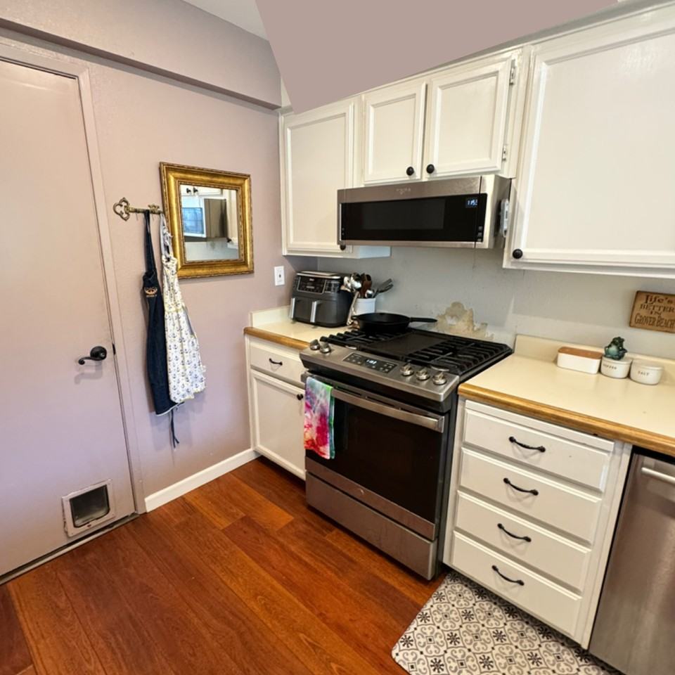 1670 Manhattan Ave - Photo 4 of 5