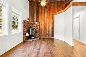 featured image of 2385 Cascade Hwy Se #1