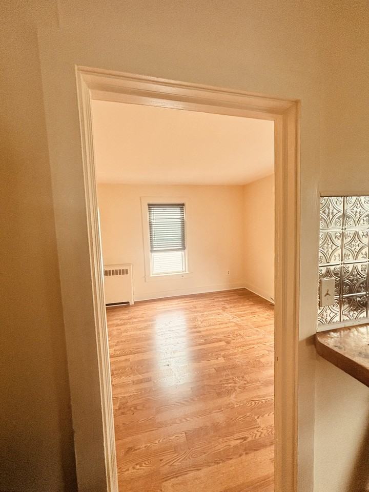 168 Ottawa St #5 - Photo 7 of 11