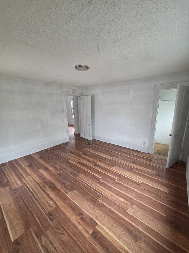 417 Locust St #2 - Photo 4 of 21