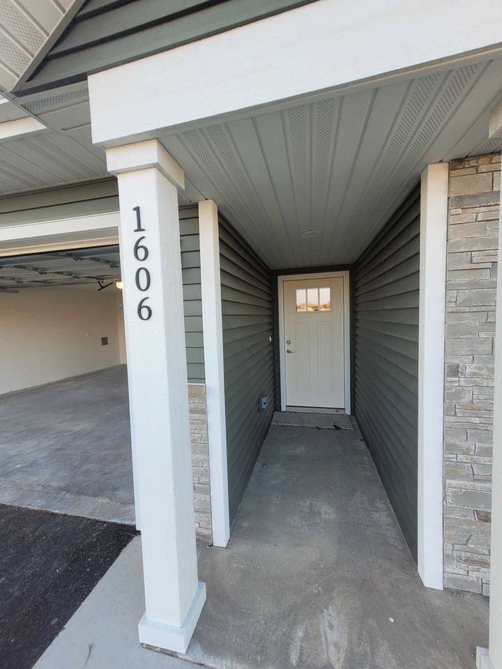 1606 E 23rd St #NA - Photo 3 of 38