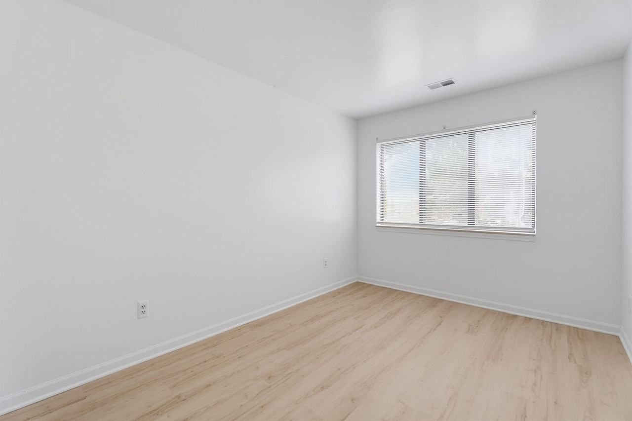 18600 Fraser Group - Photo 4 of 10