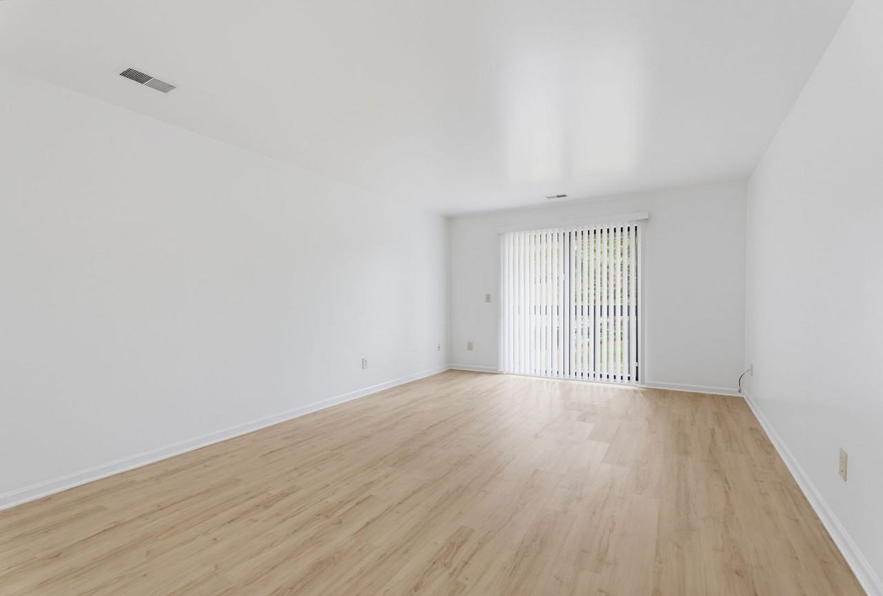 18600 Fraser Group - Photo 7 of 10