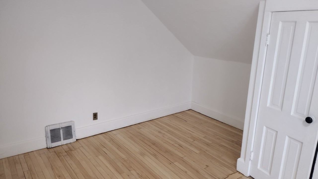 1319 Winnebago Ave - Photo 5 of 23