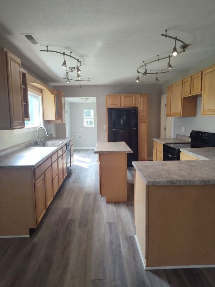 1834 Culbertson Ave - Photo 7 of 13