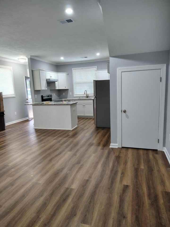 1061 Pinecrest Ave #A - Photo 4 of 27