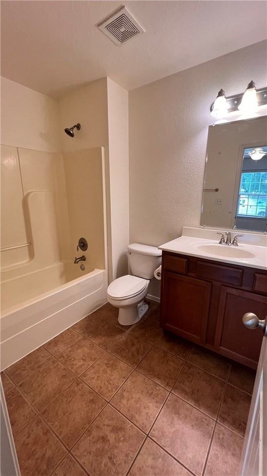 4419 W Pecan St - Photo 5 of 10
