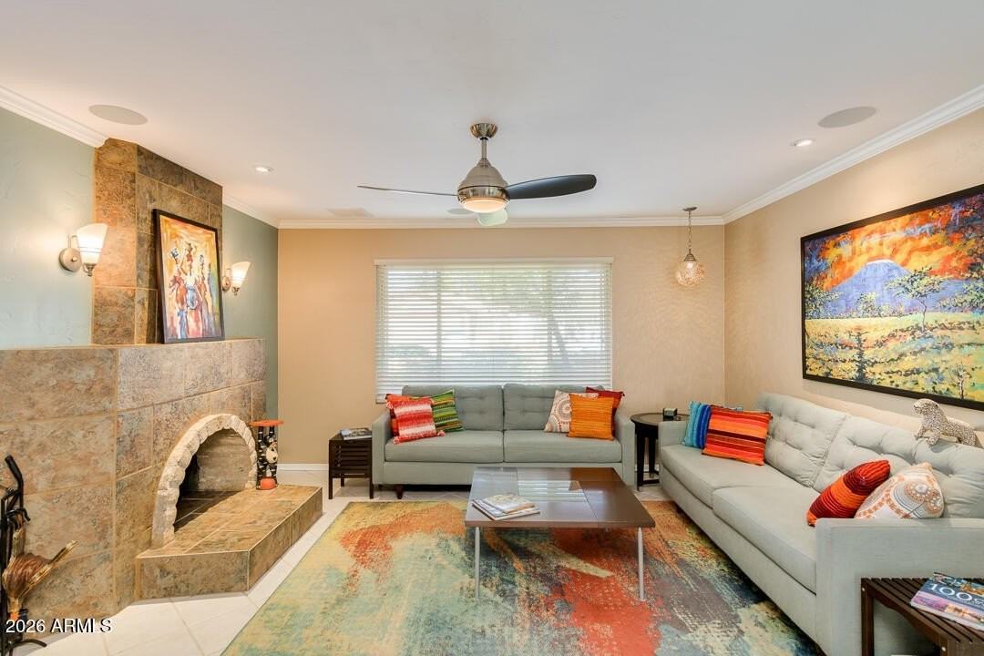 924 N 86th Way - Photo 6 of 34