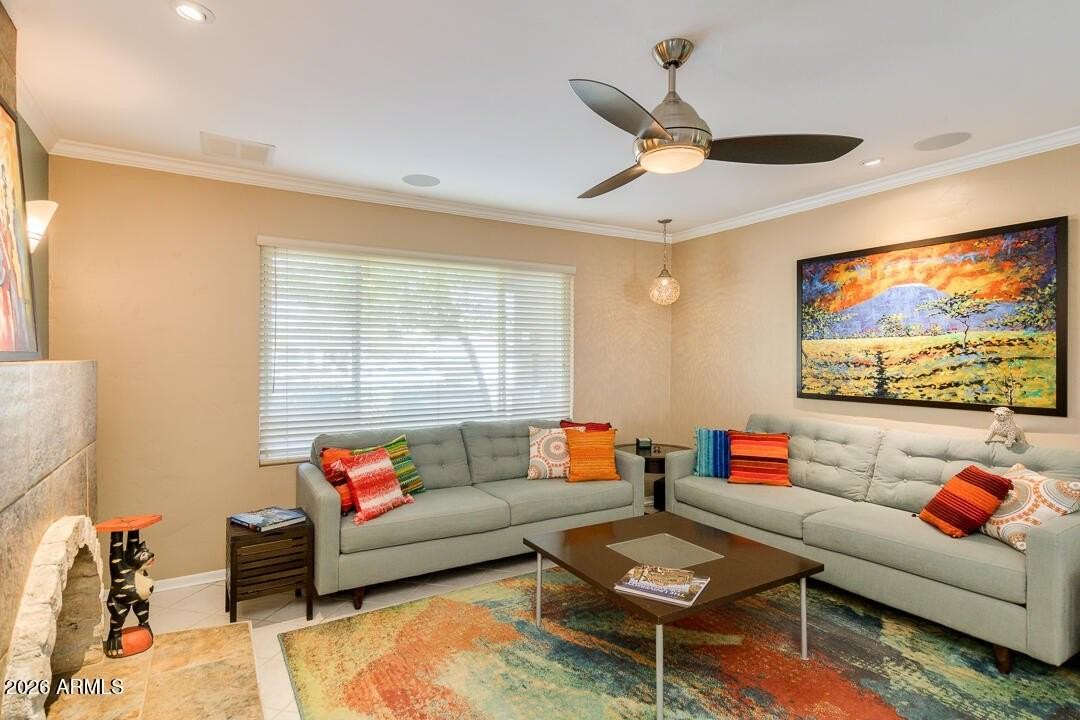 924 N 86th Way - Photo 7 of 34