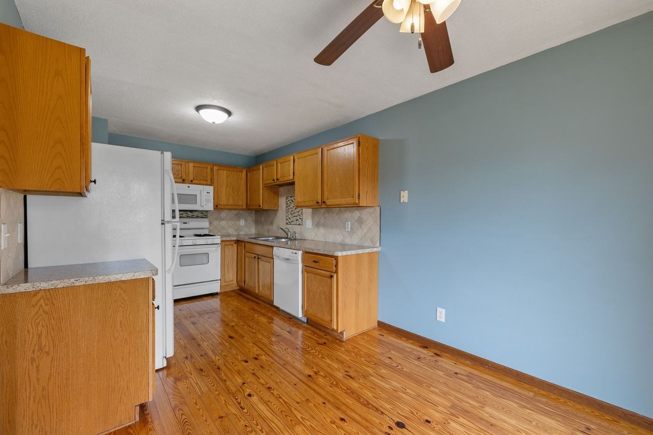 16940 Glencoe Ave #1 - Photo 6 of 22