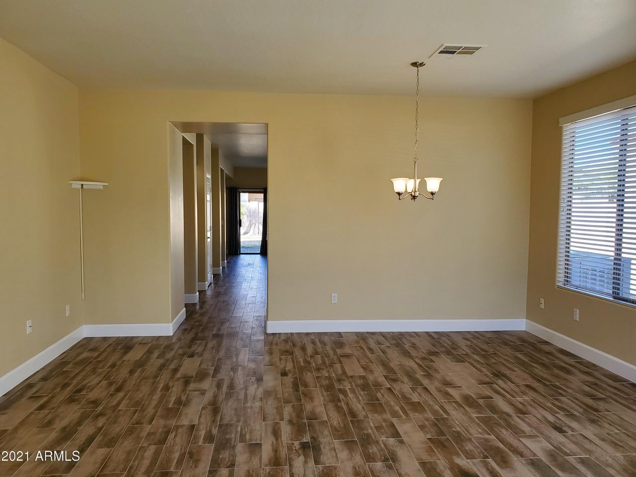 2056 E Riviera Dr - Photo 4 of 26