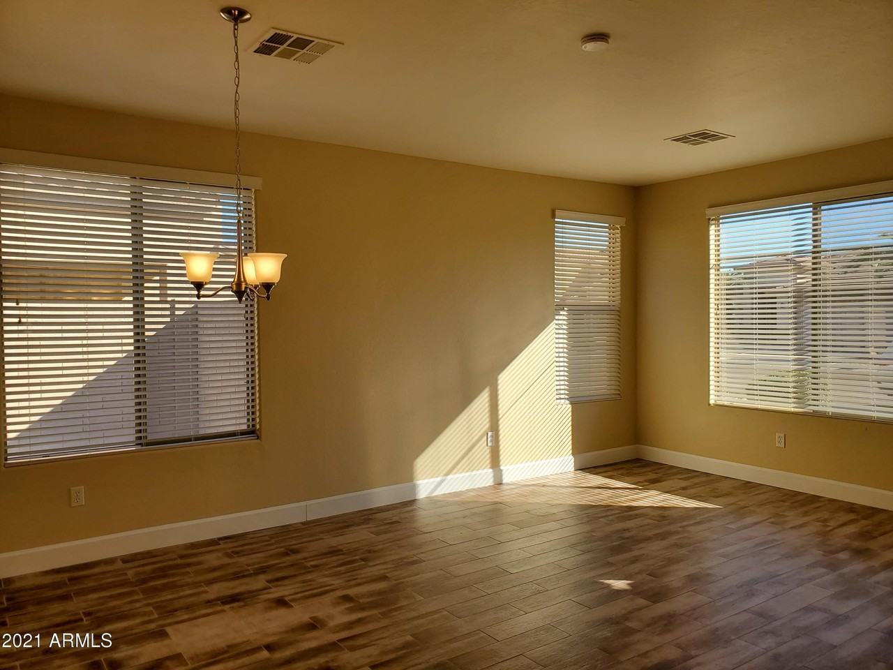2056 E Riviera Dr - Photo 5 of 26