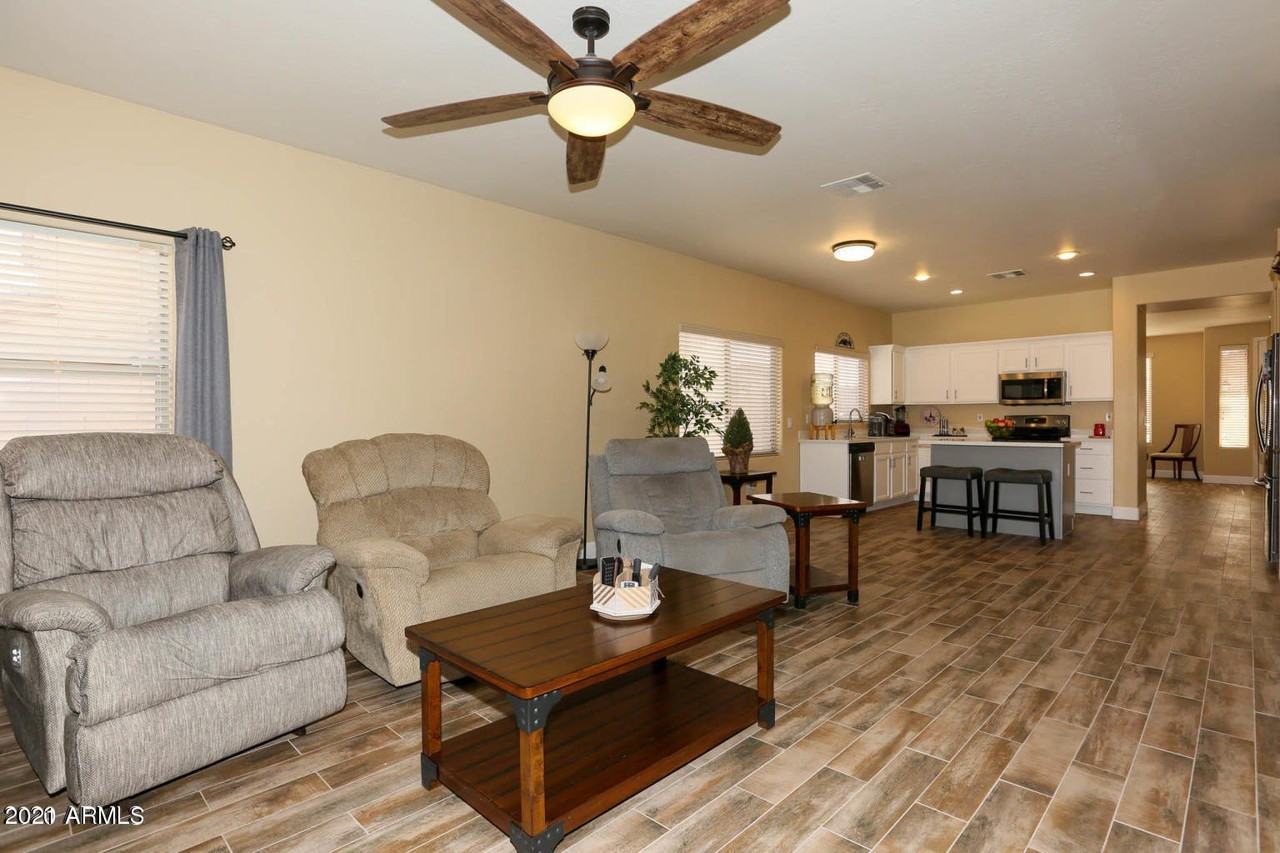 2056 E Riviera Dr - Photo 6 of 26
