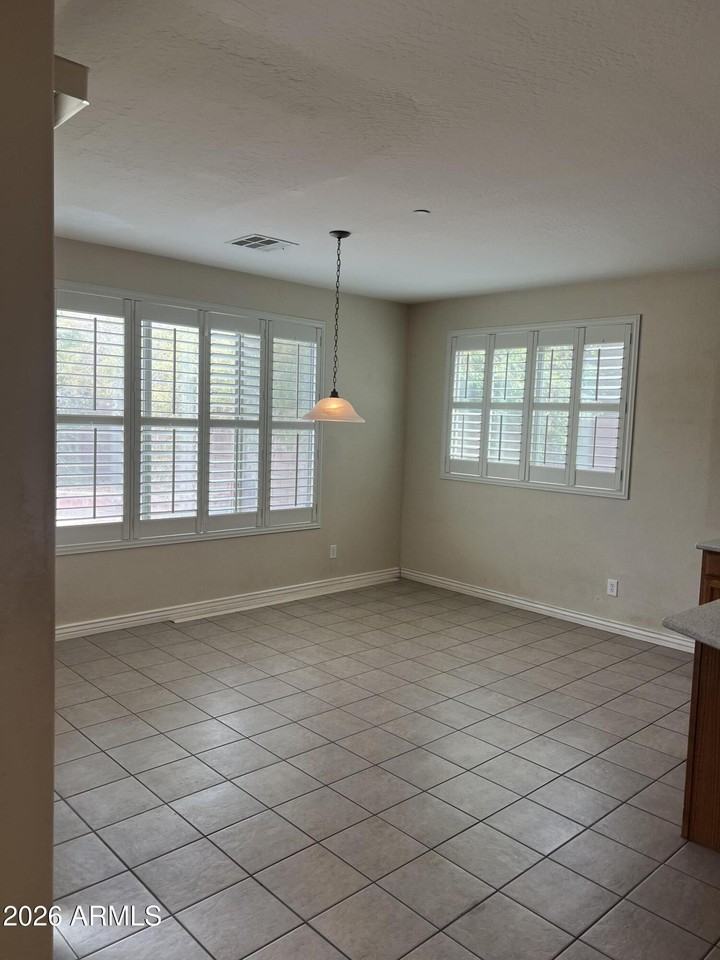 13518 W Verde Ln - Photo 5 of 15