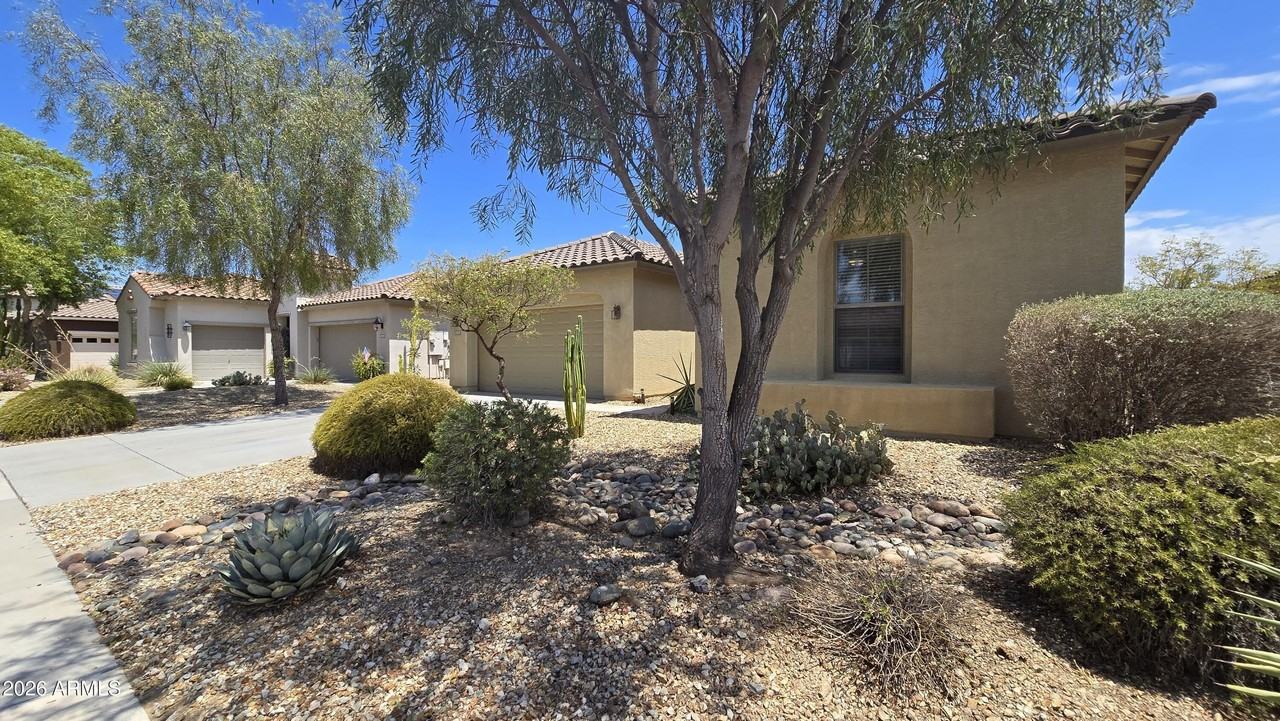 13637 S 175th Dr - Photo 3 of 50