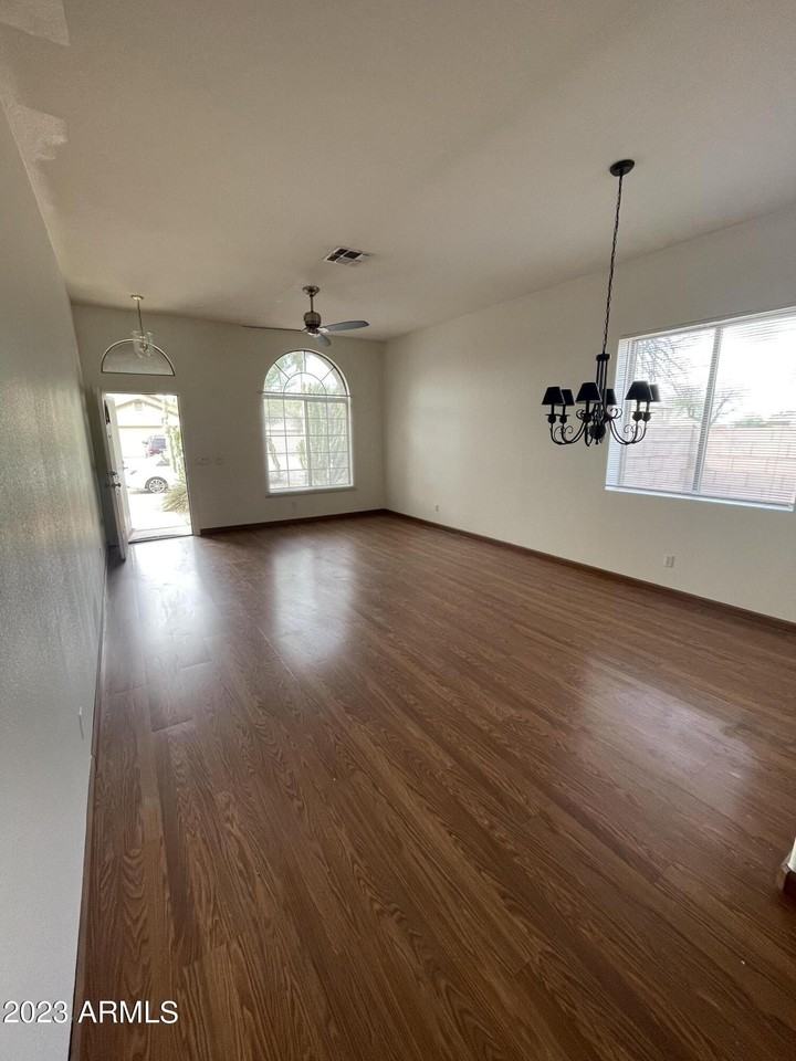 4722 E Chisum Trl - Photo 2 of 12