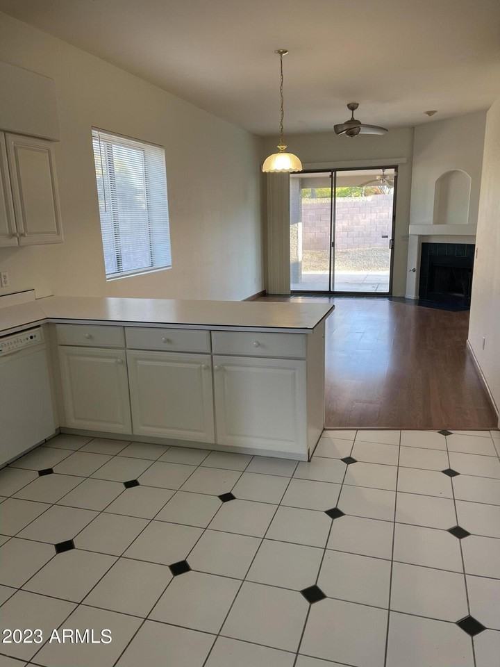 4722 E Chisum Trl - Photo 4 of 12