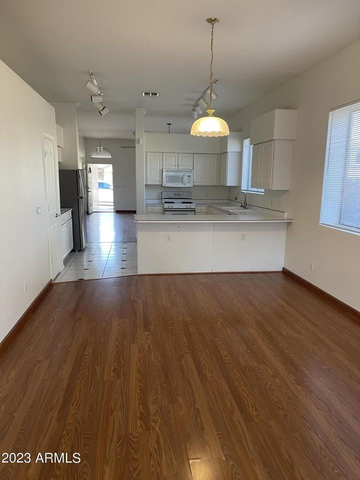 4722 E Chisum Trl - Photo 5 of 12