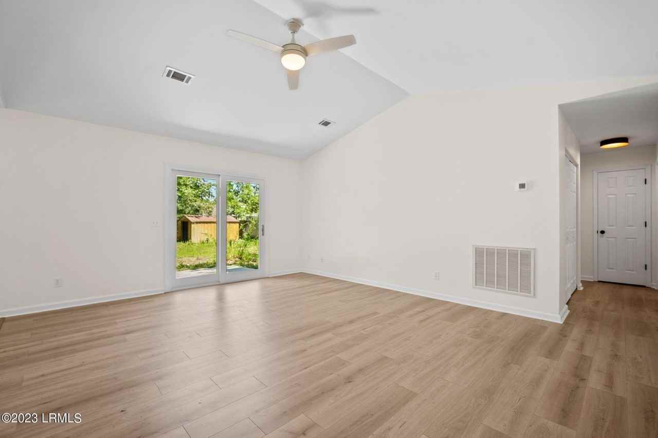 7 Grandiflora Ln - Photo 4 of 23