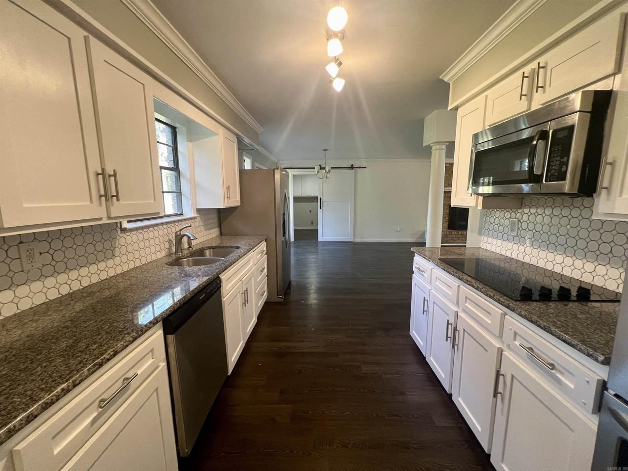 70 Kings River Rd - Photo 4 of 19