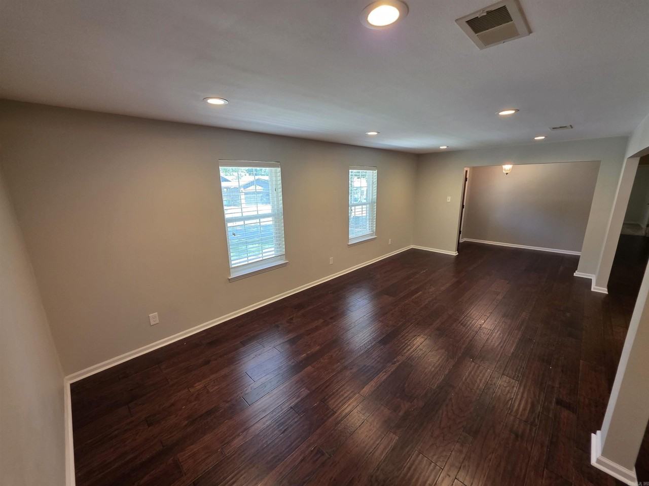 76 Kingspark Rd - Photo 2 of 22