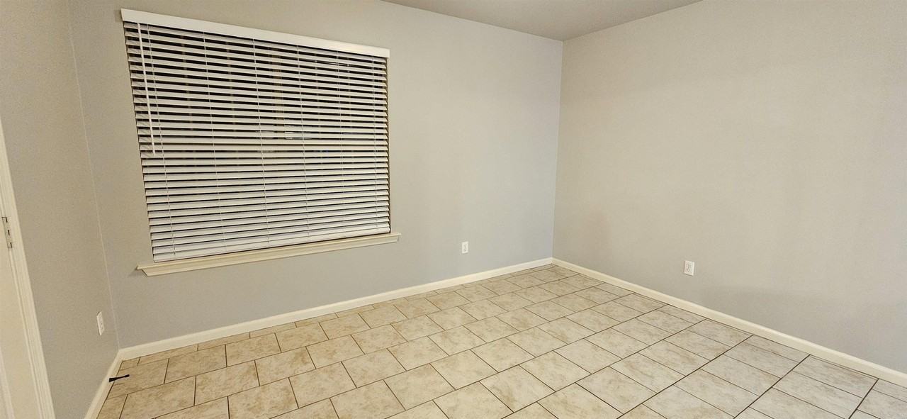 128 Plumdale Dr - Photo 6 of 15