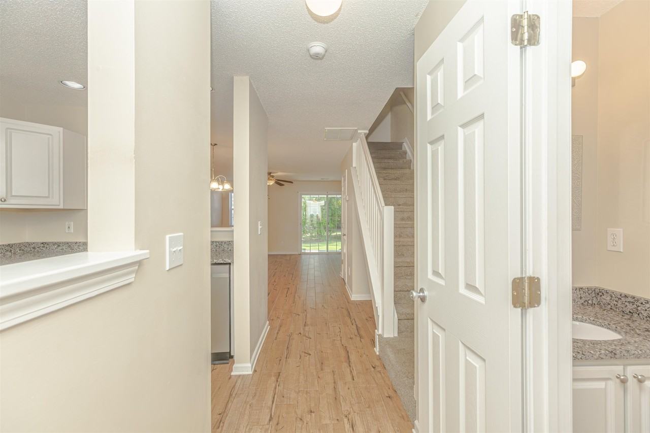754 Aspen Dr - Photo 3 of 28