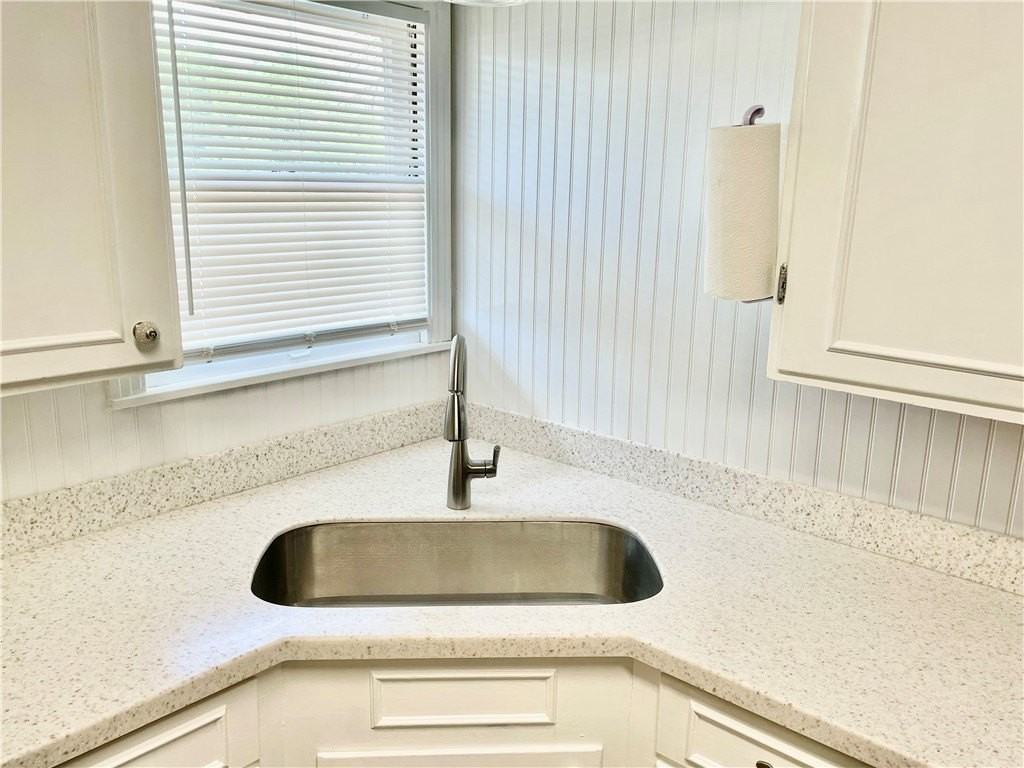 1006 Collingswood Dr - Photo 5 of 9