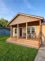featured image of 850 N Adams St