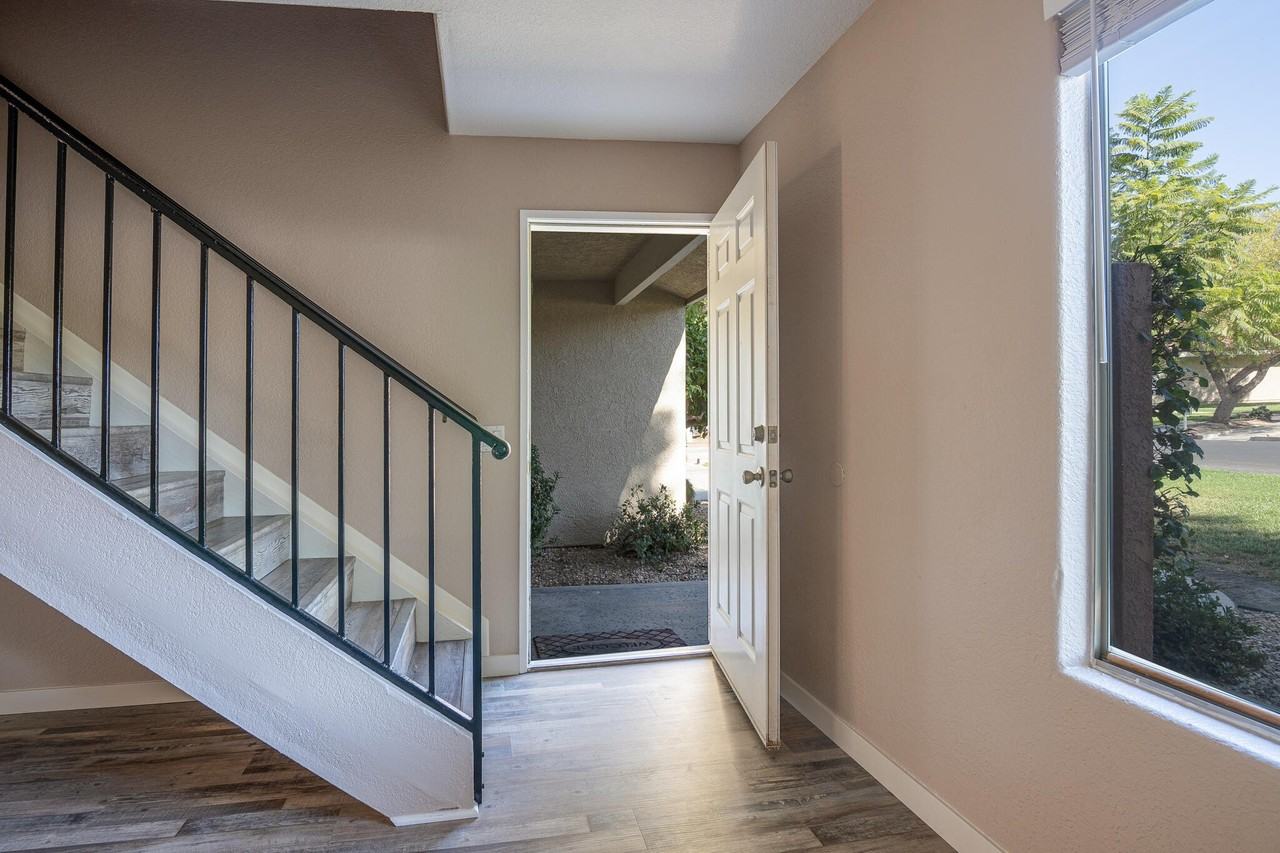 448 Tava Ln - Photo 4 of 27