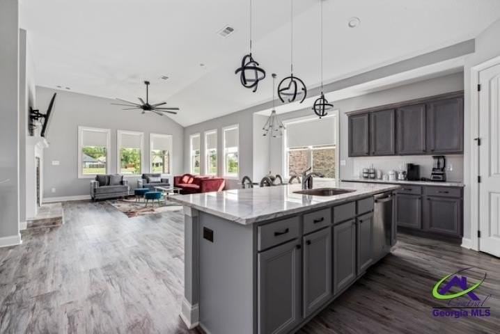 112 Gwendolyn Ave - Photo 5 of 16