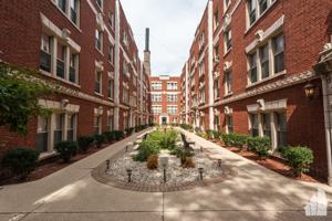 featured image of 540 W Surf St