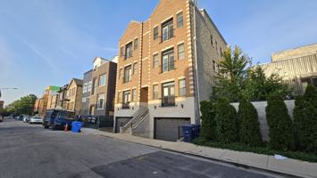 featured image of 509 N Hartland Ct #1S