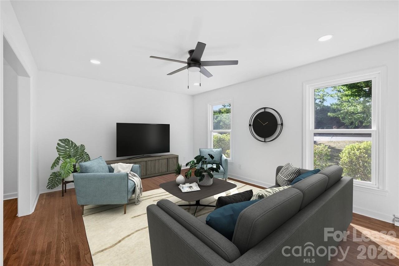 5938 Sharon Rd - Photo 4 of 21