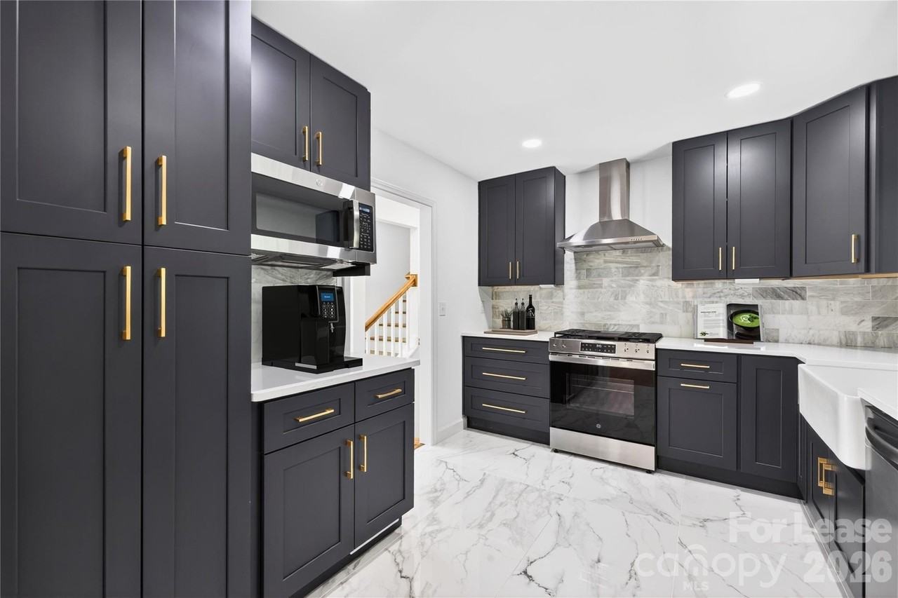 5938 Sharon Rd - Photo 6 of 21