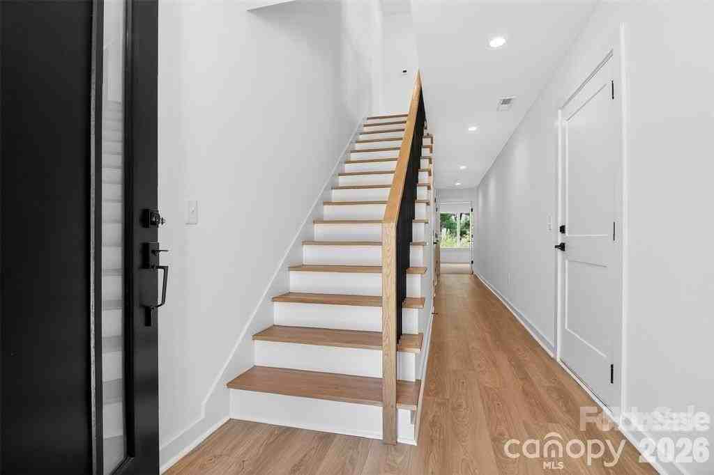 2714 Baltimore Ave - Photo 5 of 35