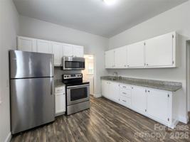 featured image of 1421 Oakshade Ave