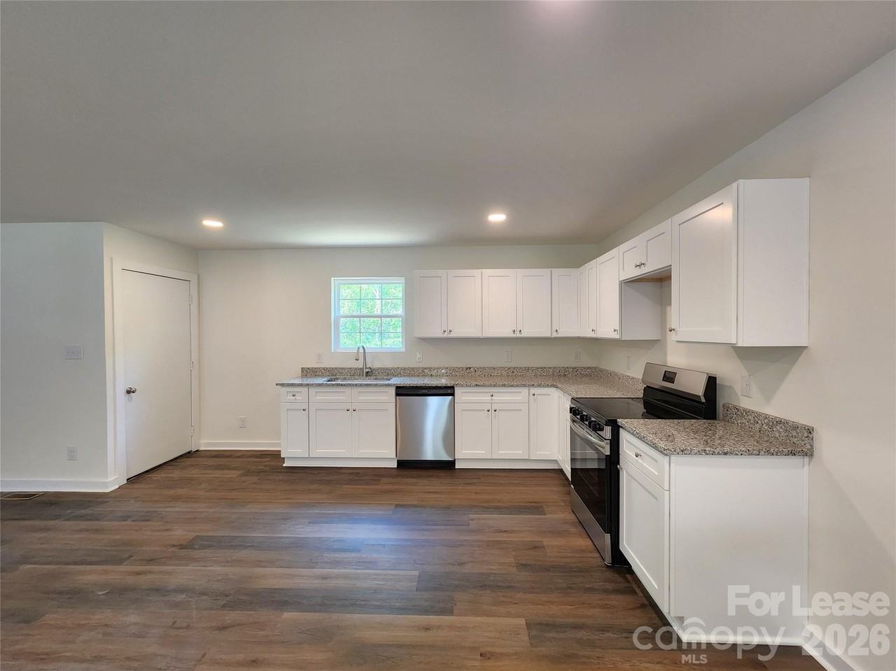 431 Eastover Ave - Photo 5 of 16