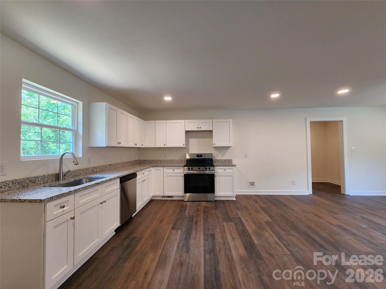431 Eastover Ave - Photo 6 of 16