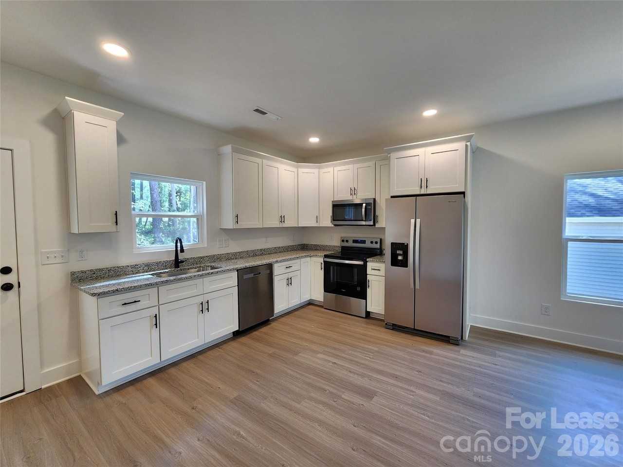 217 Carlie St - Photo 4 of 16