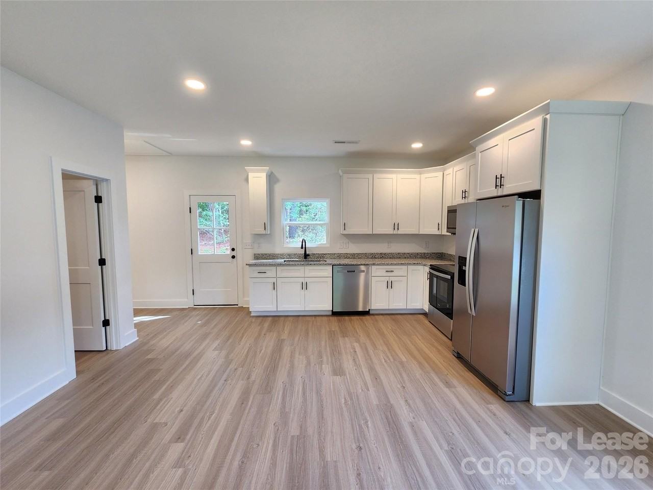 217 Carlie St - Photo 5 of 16