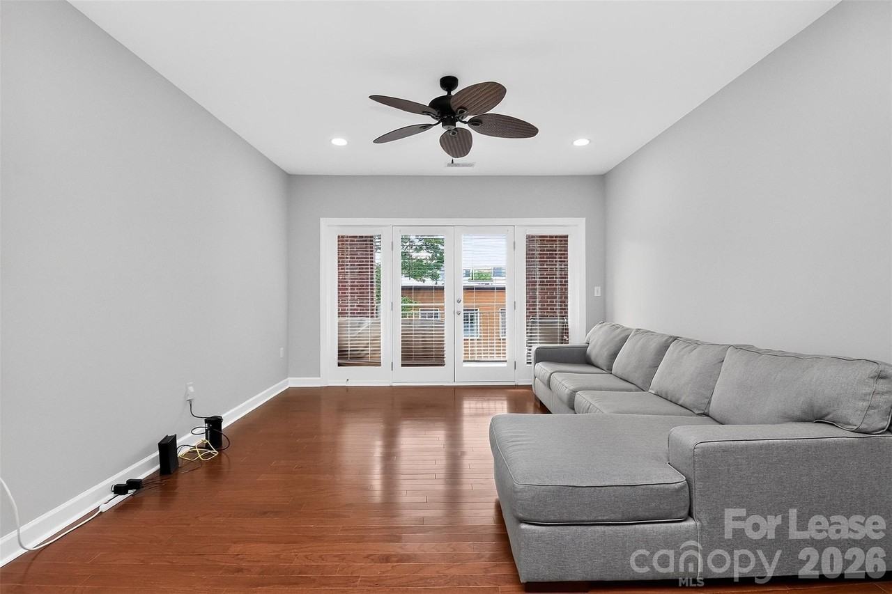 1829 Kenilworth Ave - Photo 2 of 29