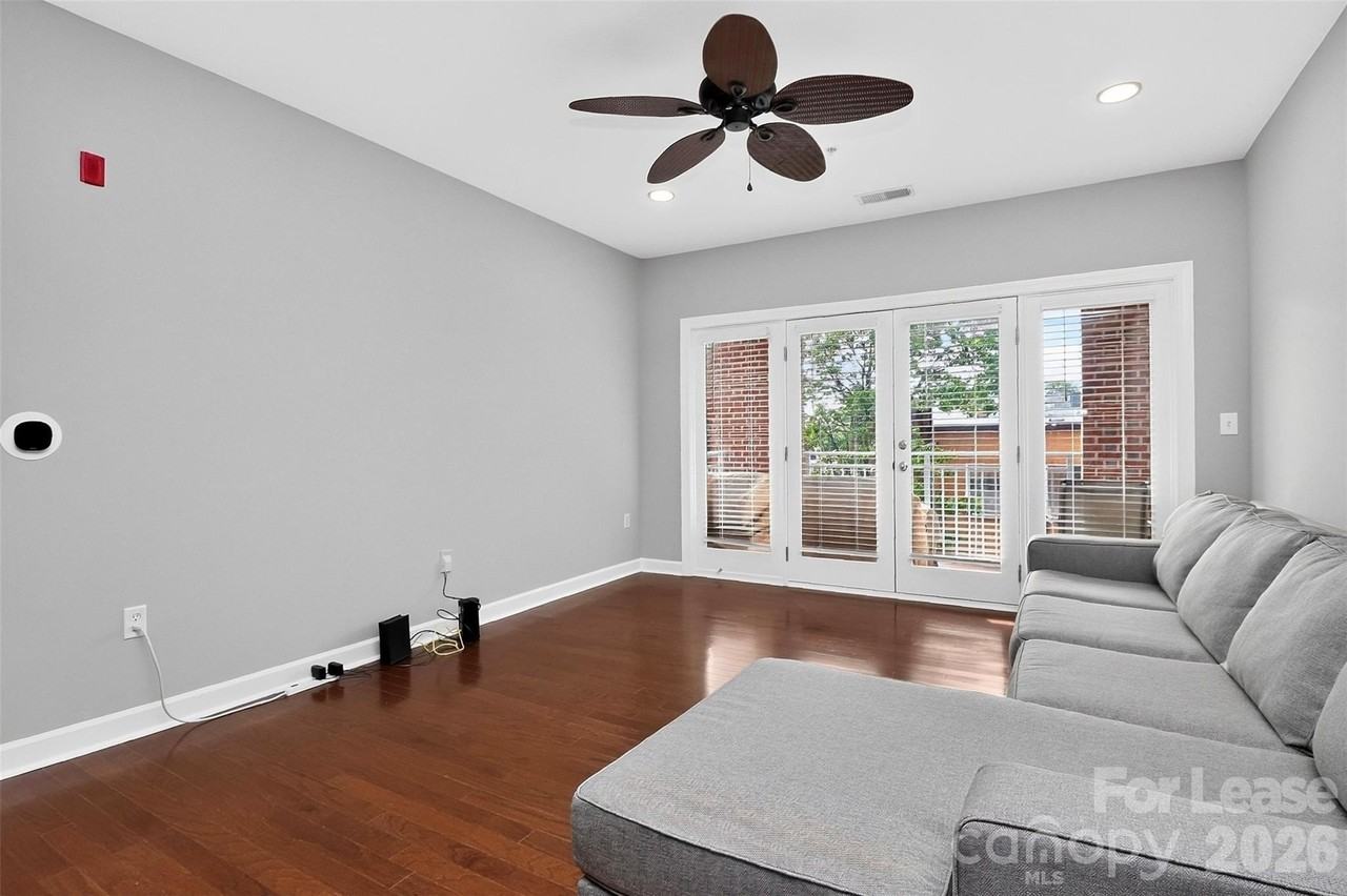 1829 Kenilworth Ave - Photo 3 of 29