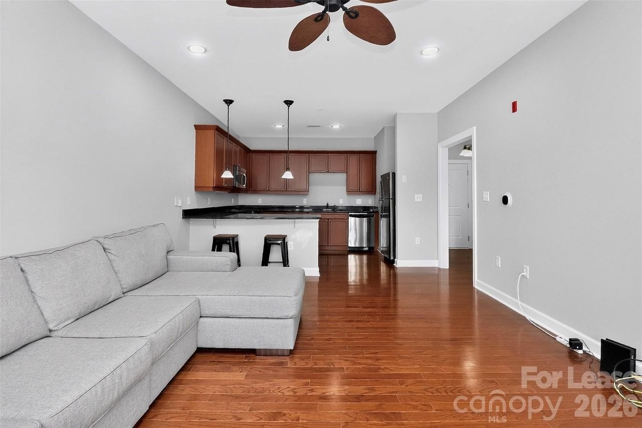 1829 Kenilworth Ave - Photo 5 of 29