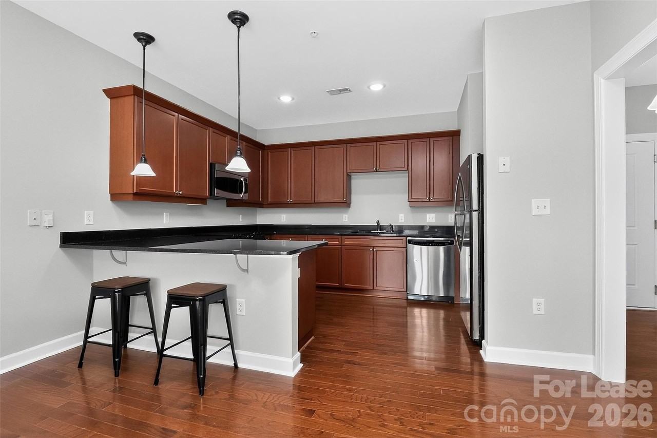 1829 Kenilworth Ave - Photo 6 of 29