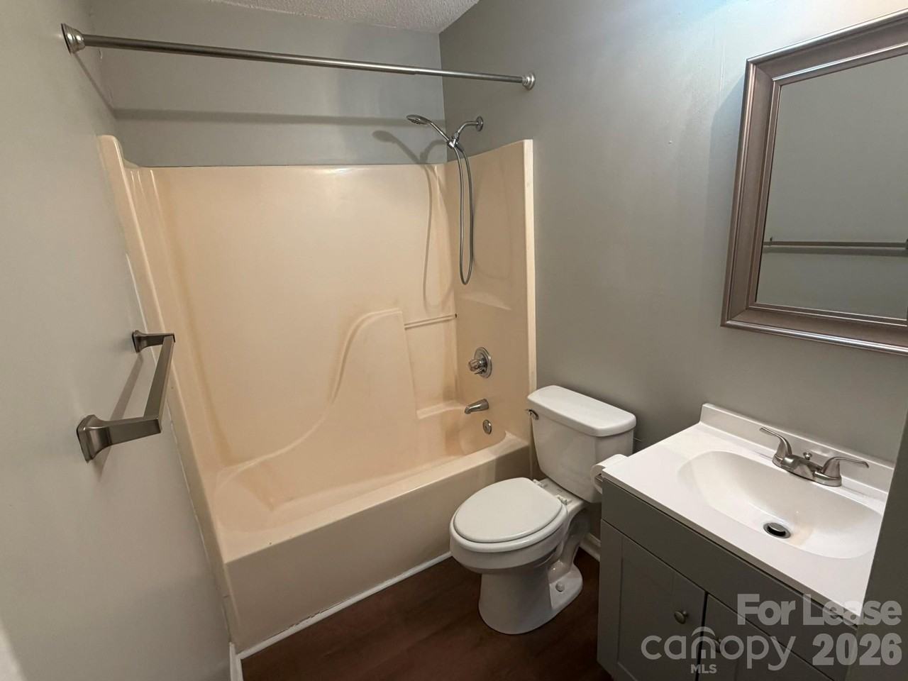 642 Pee Dee Ave - Photo 5 of 10